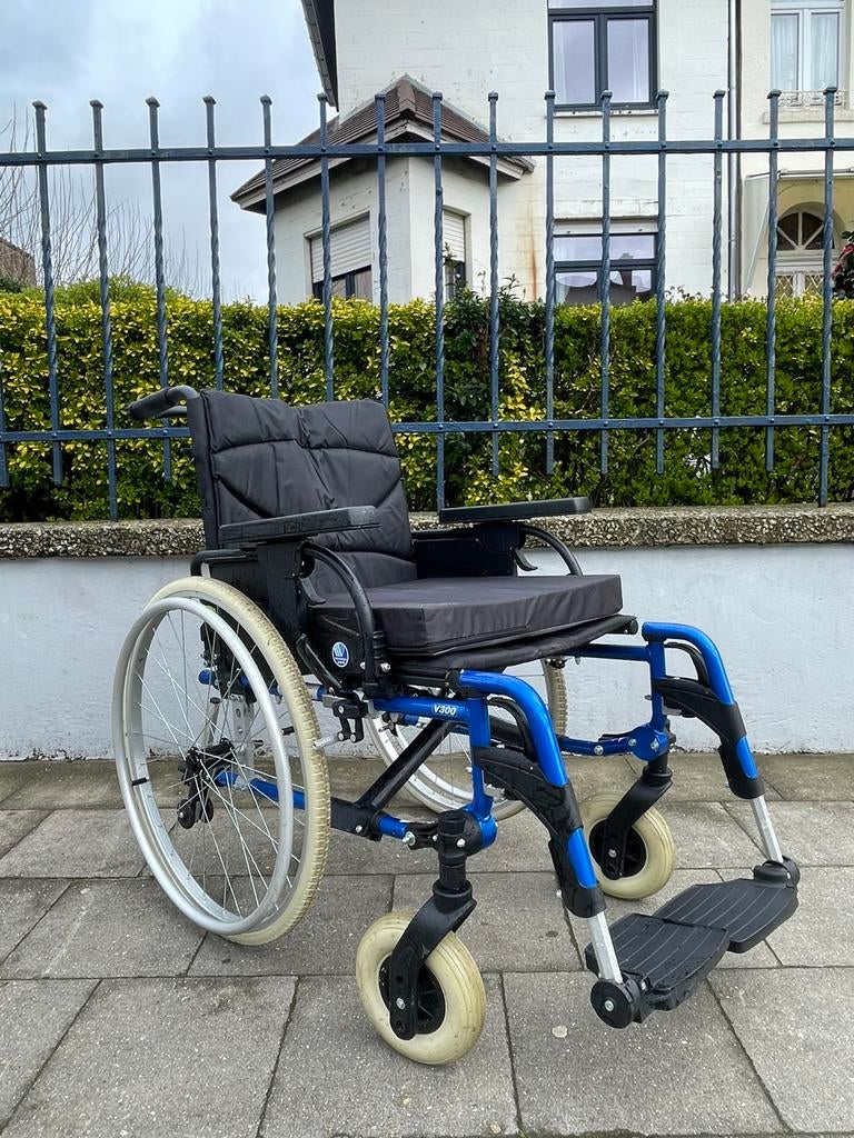 Chaise roulante pliable Vermeiren V 300 état neuf, Enlèvement ou Envoi, Pliant, Comme neuf, Fauteuil roulant manuel