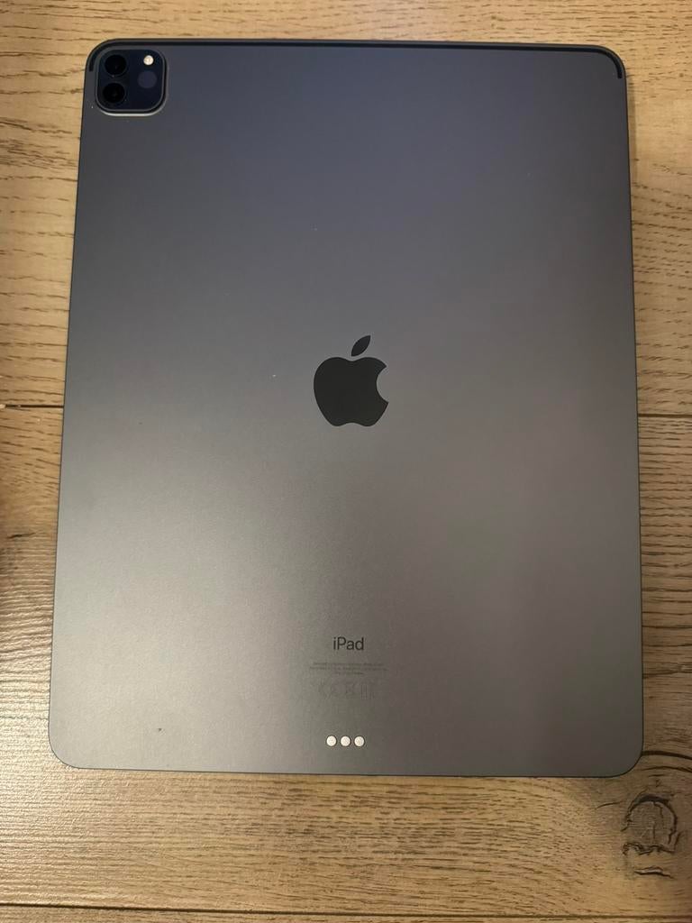 iPad Pro 12.9 M1 128GB+apple pencil & logitech etui clavier, Ophalen of Verzenden, Zo goed als nieuw