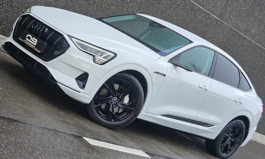 *** Audi Q8 E-Tron - Sportback - S-Line - Audi Garantie ***, Auto's, Audi, Automaat, Zwart, Wit, Leder