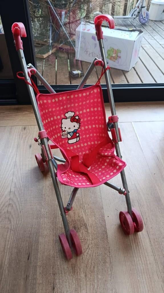 Poussette poupée hello Kitty, Enfants & Bébés, Jouets | Poupées, Enlèvement, Utilisé, Autres types