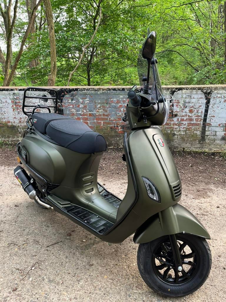 GTS Toscana Exclusive – Mat Olijfgroen – 2024 – 800 km, Fietsen en Brommers, Scooters | Overige merken, Ophalen, Klasse A (25 km/u)