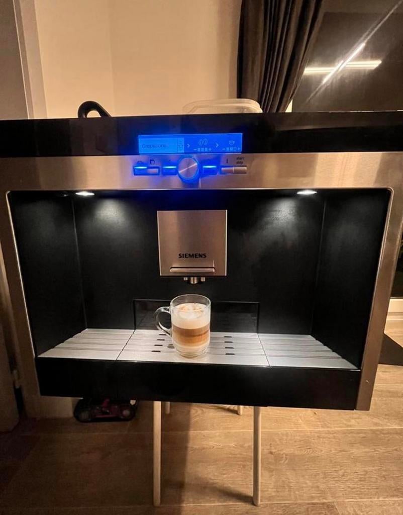 Siemens TK76K572 koffiemachine uit de inbouw-klasse, Elektronische apparatuur, Koffiezetapparaten, Ophalen, Zo goed als nieuw