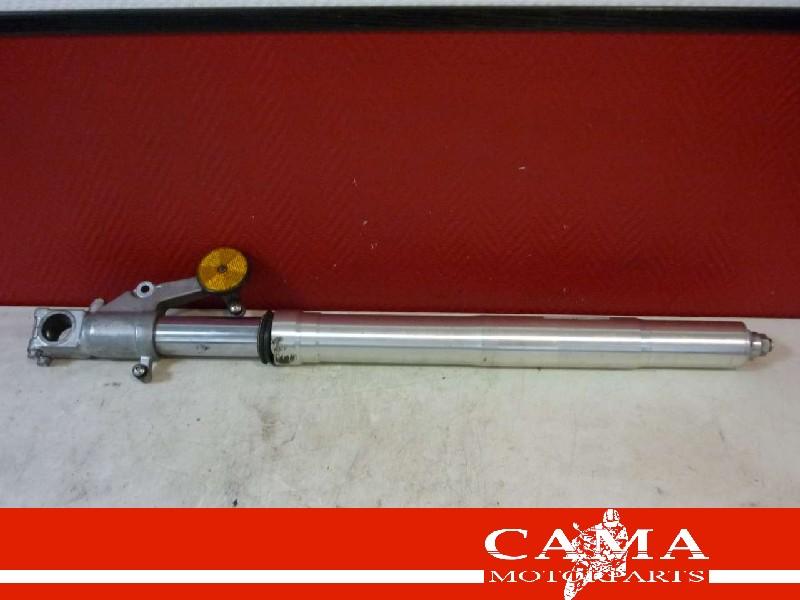 VOORVORK POOT RECHTS GSX R 750 1996-1999 SRAD (GSXR750), Dhr. S. di Majo, Gebruikt, Info@cama-motorparts.nl, P.J. Troelstraweg 8 8
3144 CX  MAASSLUIS, NL