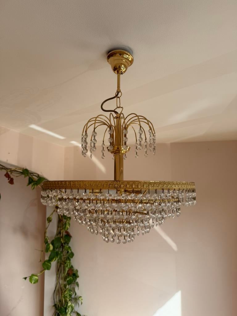 Kristallen kroonluchter met een diameter van +/- 60 cm, Ophalen, Zo goed als nieuw