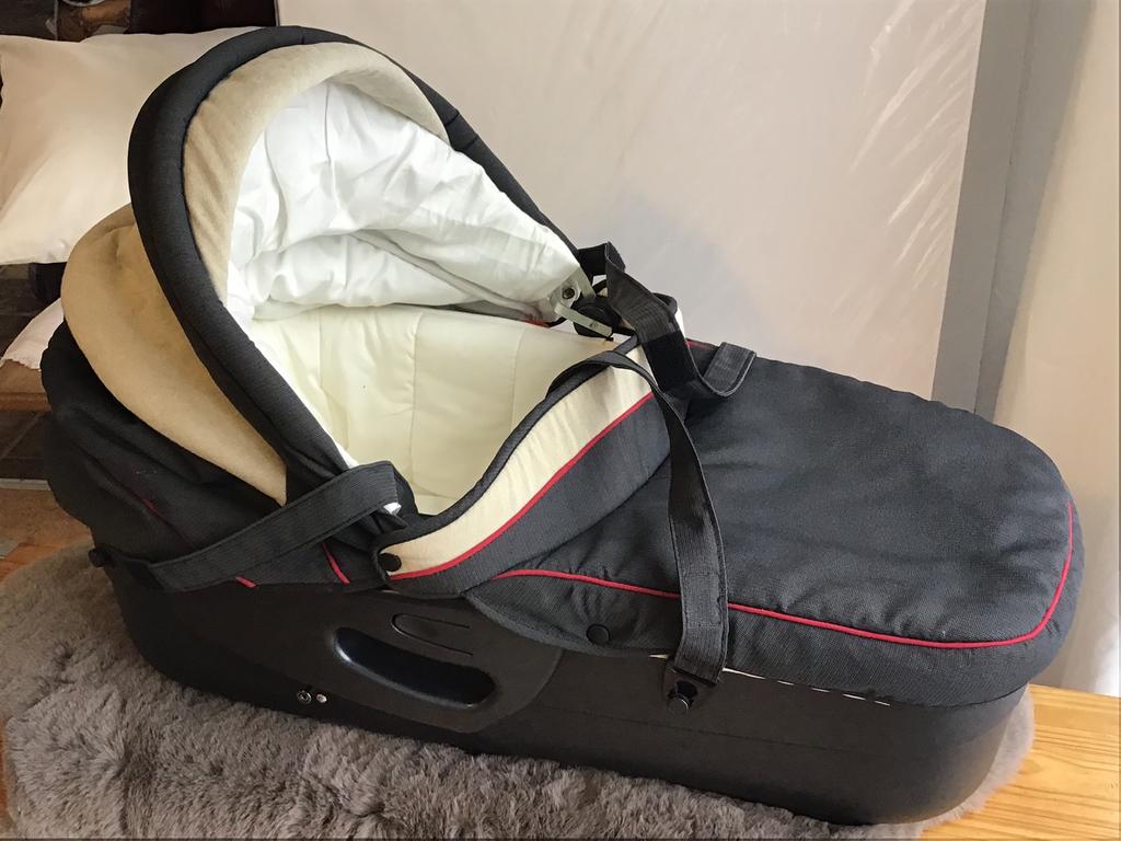 Chico draagmand , ideaal voor reflux, Ophalen, Zo goed als nieuw, Chicco