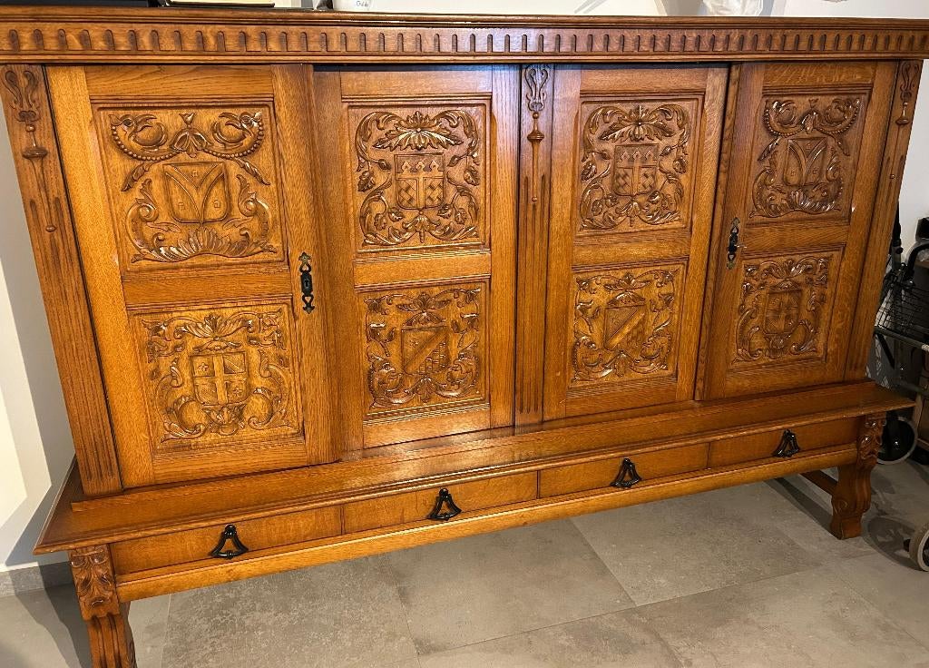 Bar-kast / Dressoir-kast, Ophalen, Gebruikt, Met deur(en), 150 tot 200 cm