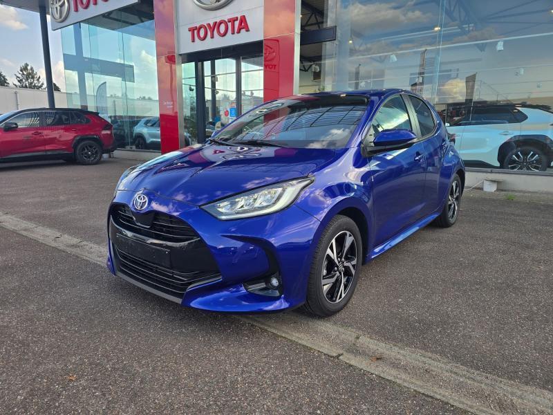 Toyota Yaris Iconic, Automaat, 1498 cc, Blauw, 5 deurs