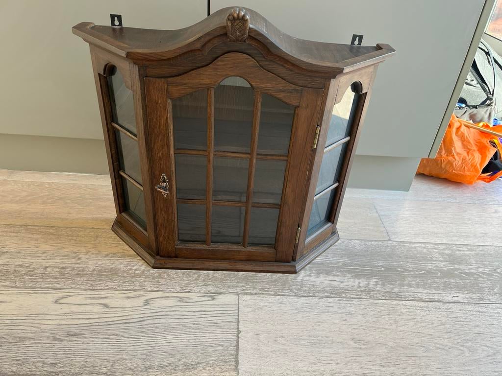 Vintage houten wandvitrine met glas – brocante vitrinekastje, Ophalen, Zo goed als nieuw