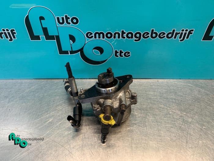 Vacuumpomp (Diesel) van een Opel Corsa (Corsa D 07-), Gebruikt, -, -, Opel
