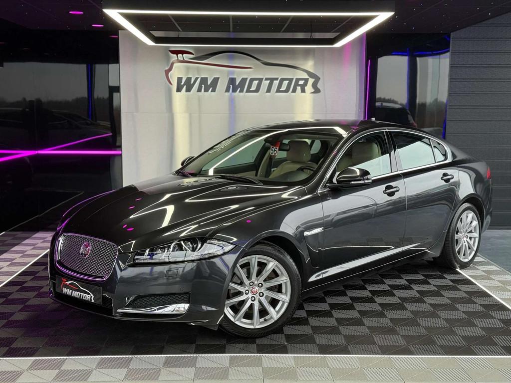 Jaguar XF XF 2.2 D // 1er Propriétaire (bj 2014, automaat), Auto's, Jaguar, Automaat, Gebruikt, 4 cilinders, Regensensor