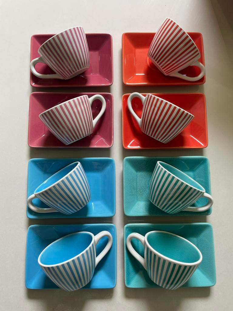 Vintage espresso tasjes Yves Rocher 8 stuks (jaren 70/80), Huis en Inrichting, Keuken | Servies, Zo goed als nieuw, Ophalen of Verzenden