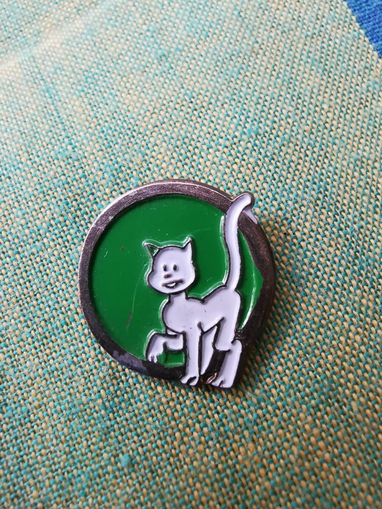 Pin kat. Metaal en emaille., Verzamelen, Ophalen of Verzenden, Zo goed als nieuw, Dier of Natuur, Speldje of Pin