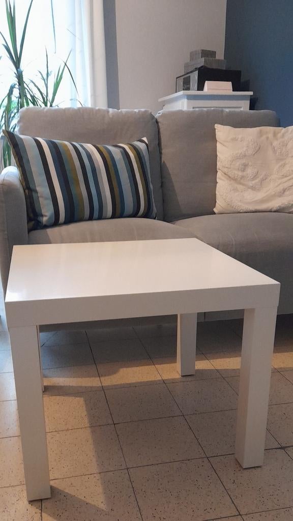 Table de salon ikea 55x55 blanc matt / Article déjà vendu ✅️, Enlèvement