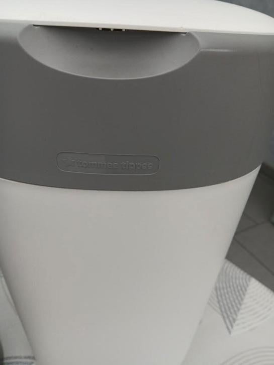 Poubelle à couches Tommee Tippee Twist and Click + 3 recharg, Enfants & Bébés, Enlèvement, Comme neuf, Poubelle à couches