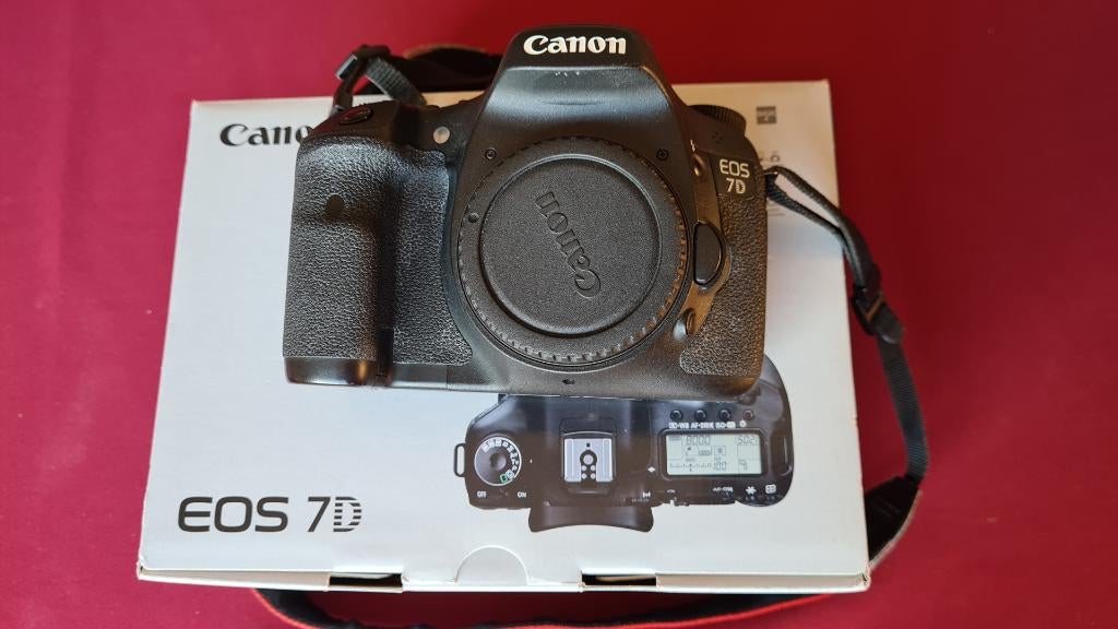 Boîtier Reflex Canon 7D  (appareil photo numérique), TV, Hi-fi & Vidéo, Appareils photo numériques, Enlèvement ou Envoi, Comme neuf
