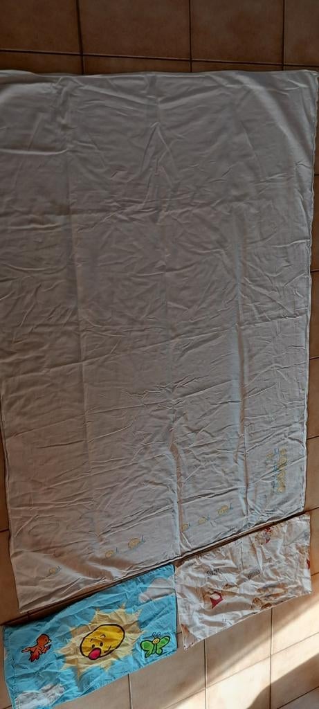 Drap de lit bébé et 2 oreillers, Maison & Meubles, Enlèvement ou Envoi, Comme neuf