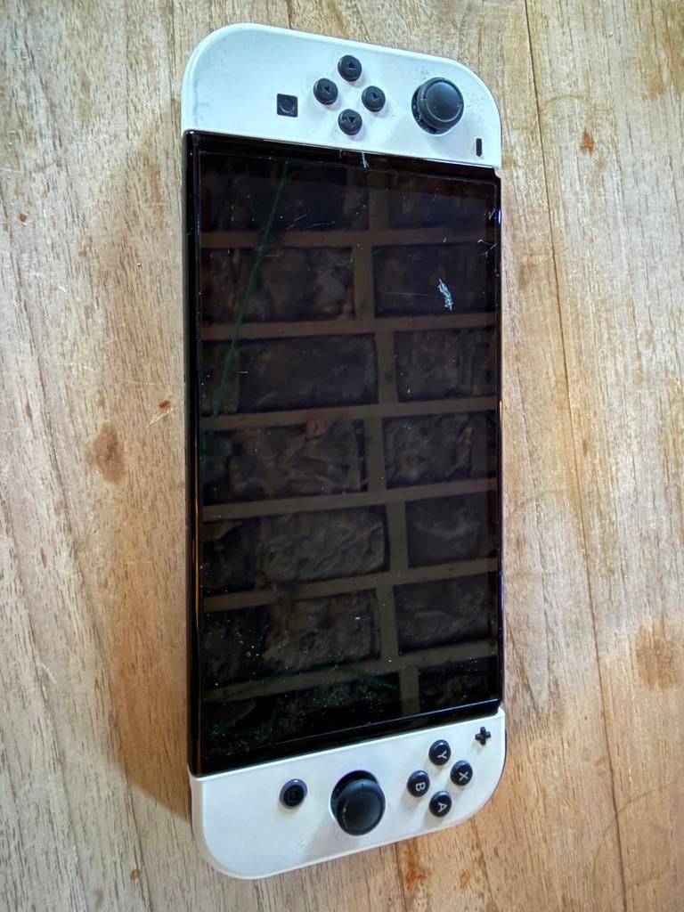 Nintendo switch OLED, Enlèvement, Utilisé, Avec 2 manettes, Switch OLED