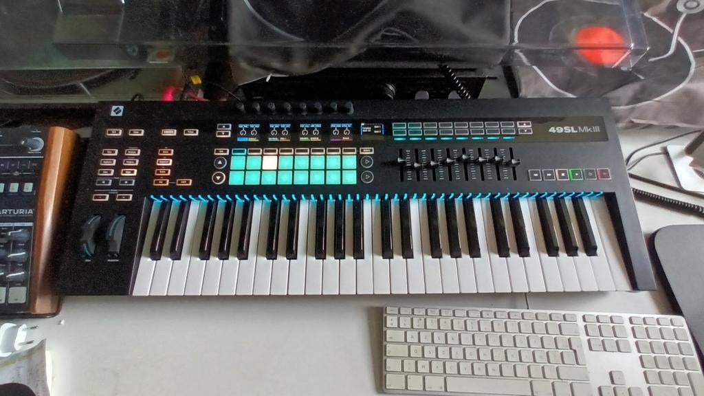 Novation SL49 mk3 midi keyboard, Ophalen of Verzenden, Zo goed als nieuw