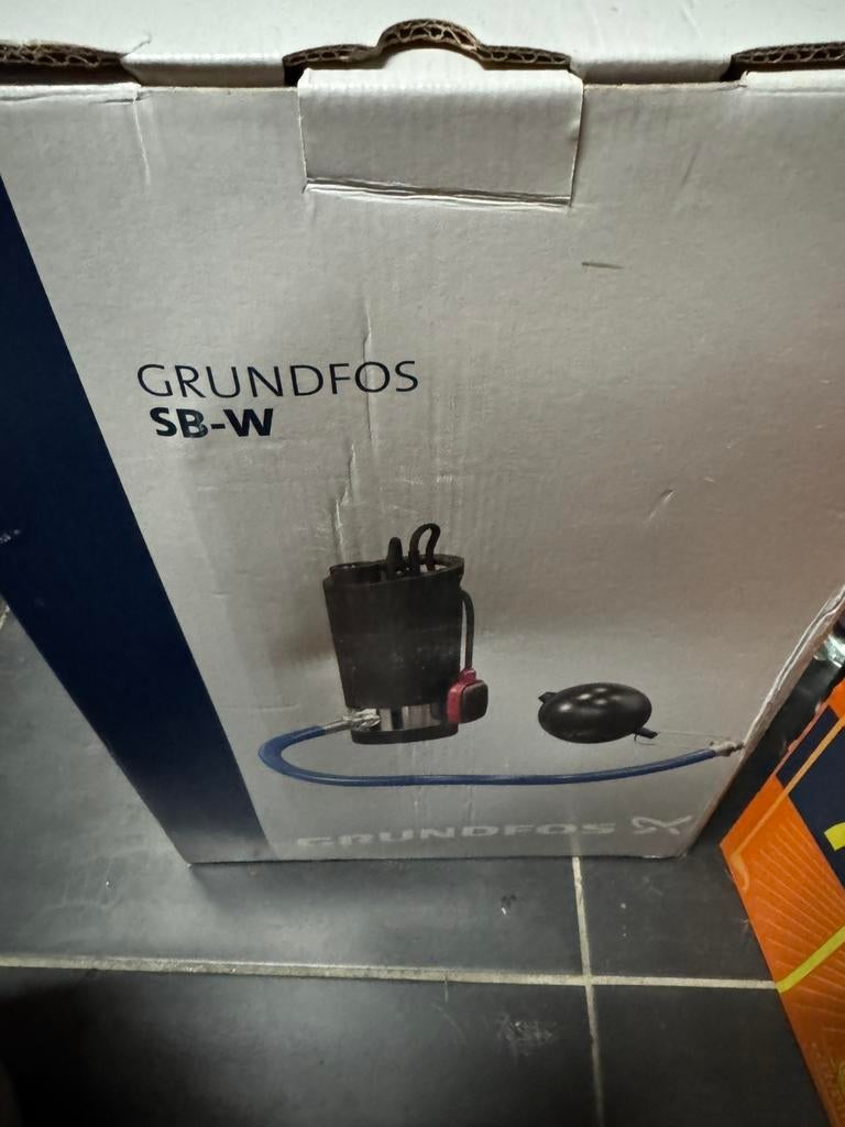 Pompe de relevage, Enlèvement, Comme neuf