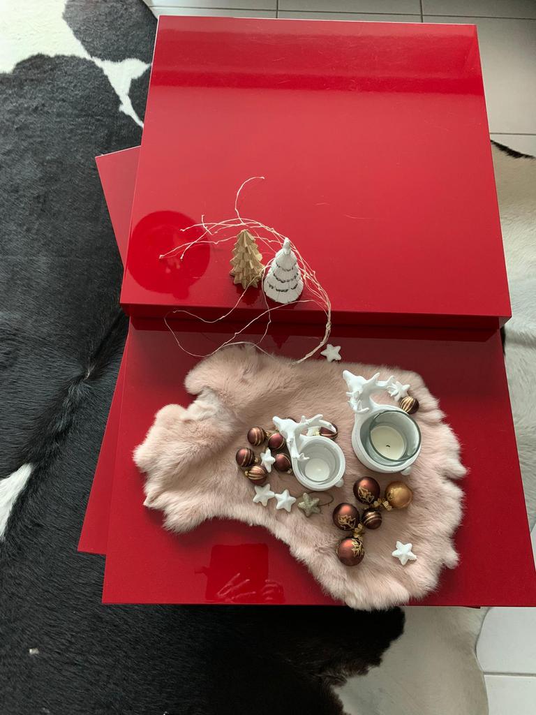 Salontafel rood uitschuifbaar in verschillende lagen, Ophalen, Zo goed als nieuw