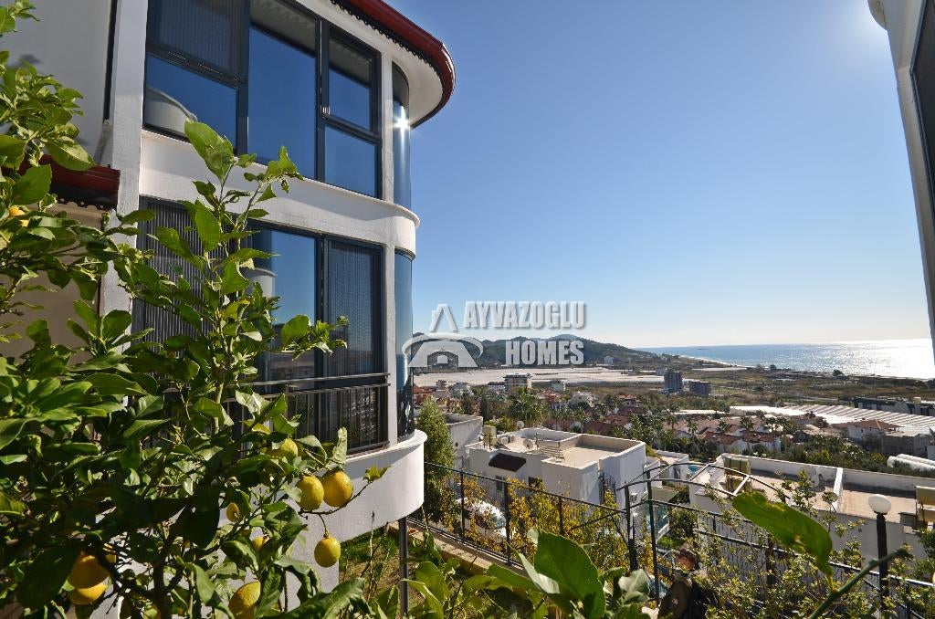 Villa 3+1 à Demirtaş – Jardin et piscine privés, Ville, Maison d'habitation, 4 pièces, 225 m²