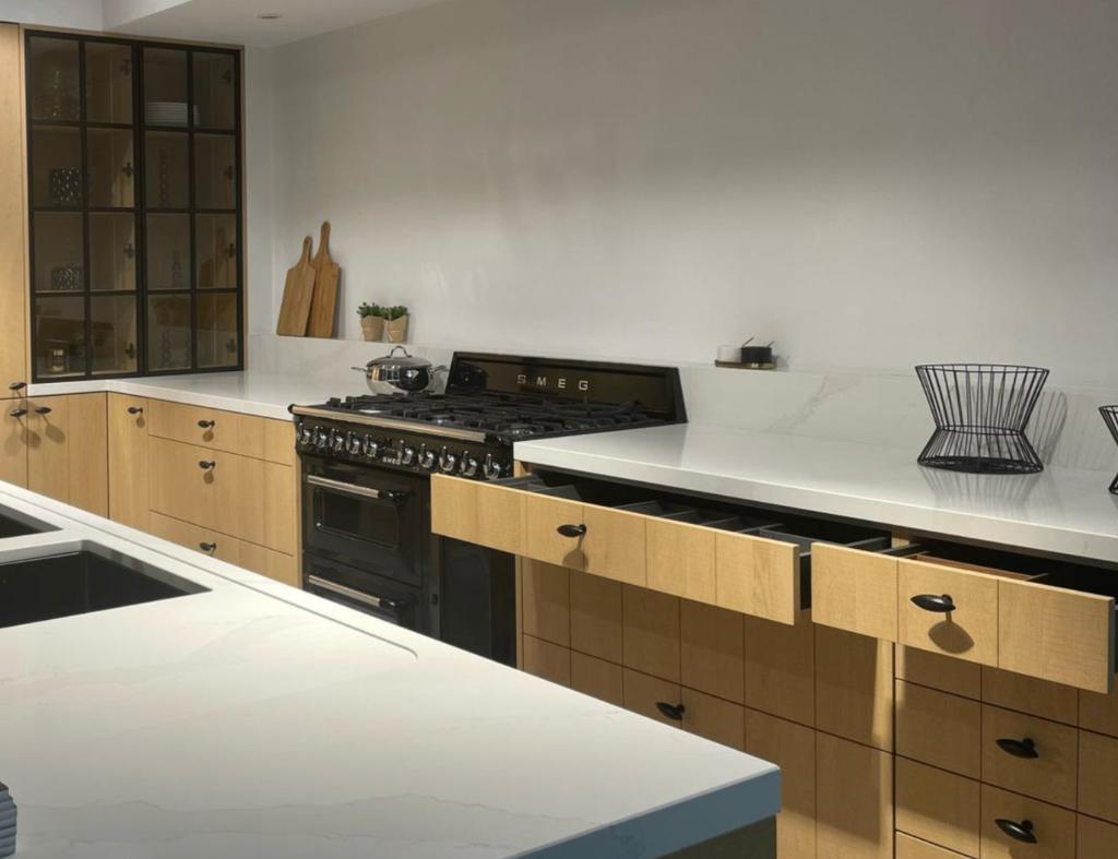 Nieuw Gasfornuis Smeg Victoria TR93BL, Elektronische apparatuur, Fornuizen, Nieuw, Vrijstaand, Gas, 5 kookzones of meer, 85 tot 90 cm