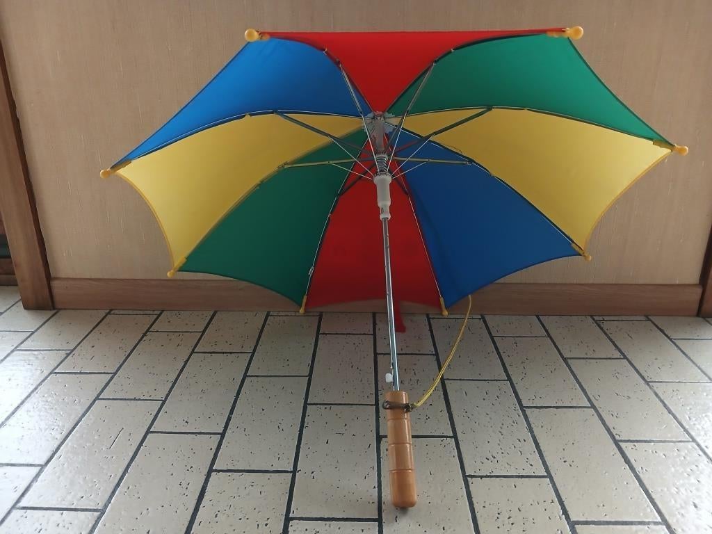 Joli parapluie multicolore pour enfant avec cordelette jaune, Enlèvement, Utilisé, Autres couleurs