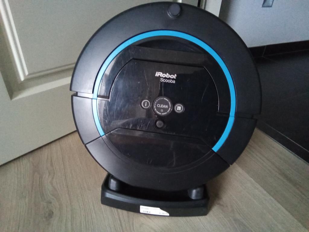 En tant que robot, scooba, Enlèvement, Utilisé