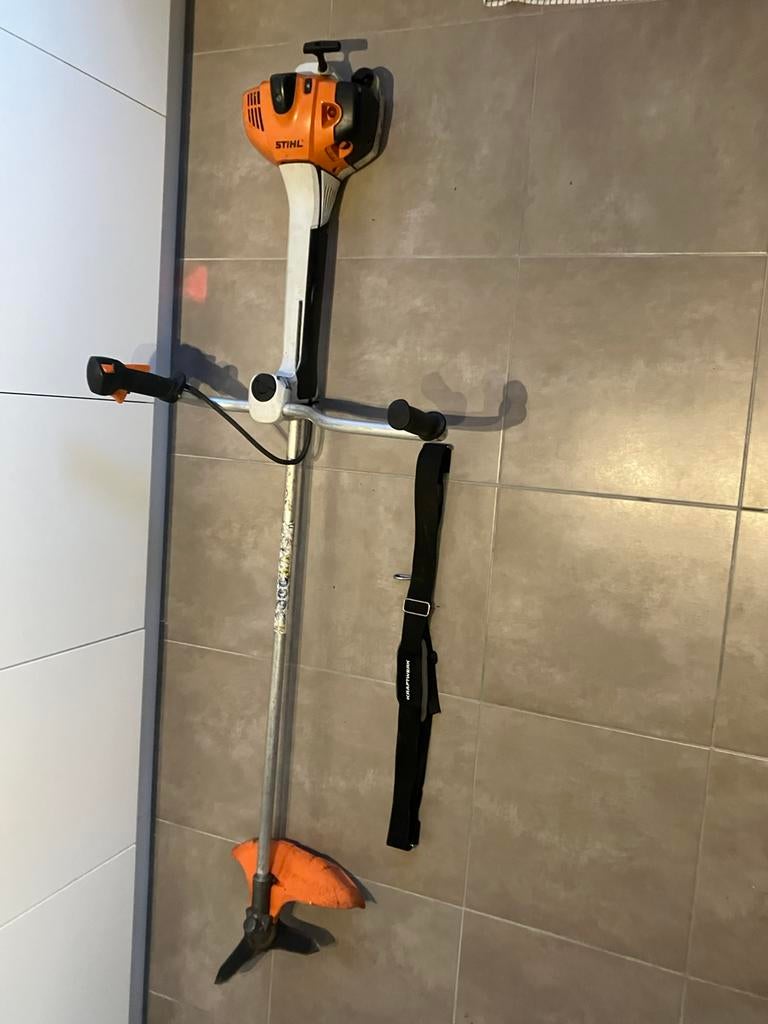 Débroussailleuse Stihl FS360C, Enlèvement, Utilisé, 10 à 30 cm, Essence