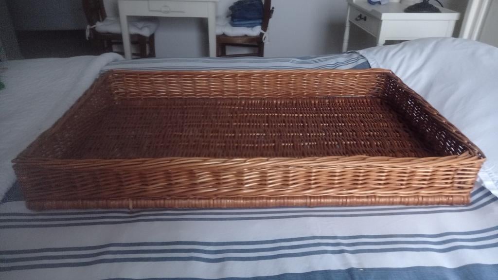 Zeer groot rieten dienblad- broodmand, Huis en Inrichting, Woonaccessoires | Dienbladen, Ophalen of Verzenden, Zo goed als nieuw