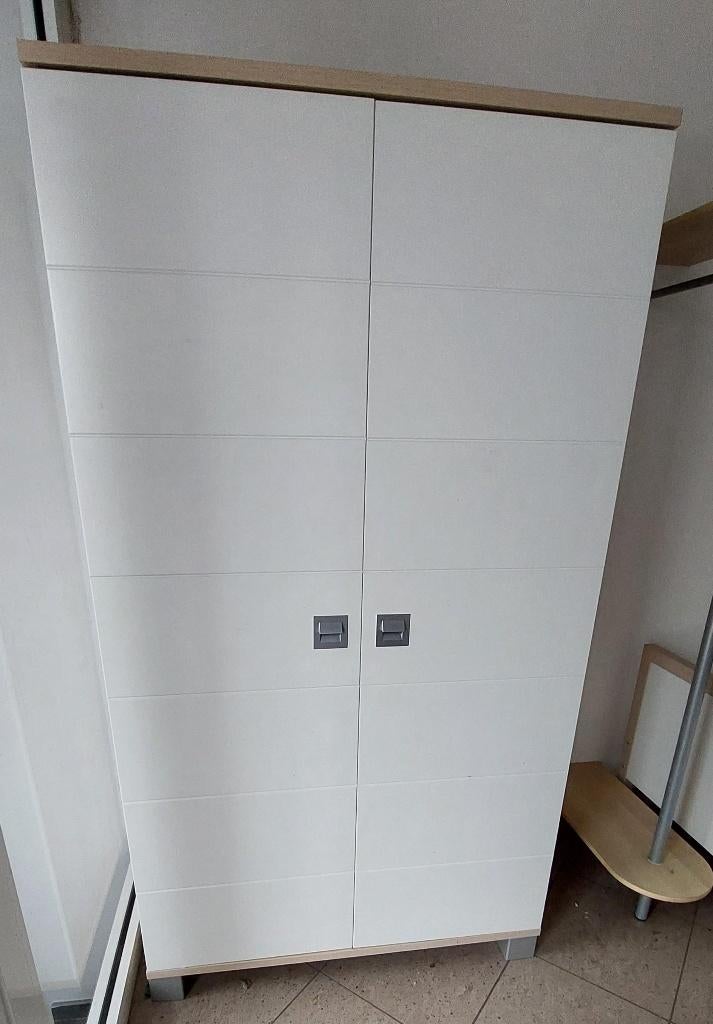 Chambre enfant: lit,garde-robe, bureau,lit BB, porte manteau, Enlèvement, Utilisé, Garçon ou Fille