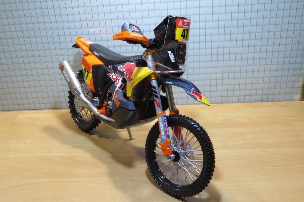 Kevin Benavides KTM 450 Dakar Rally Red Bull 1:6 Maisto, Ophalen of Verzenden, Nieuw, 1:5 t/m 1:8, Motor