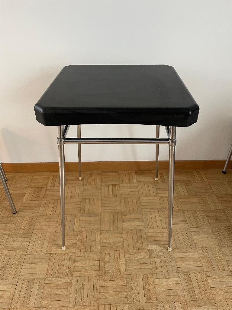 Vynco Luxe kitchen table black bakelite and chrome, Ophalen
