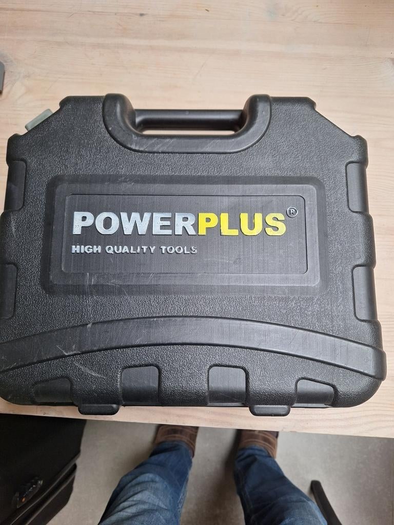Powerplus oplader, batterij en opbergdoos., Ophalen, Gebruikt