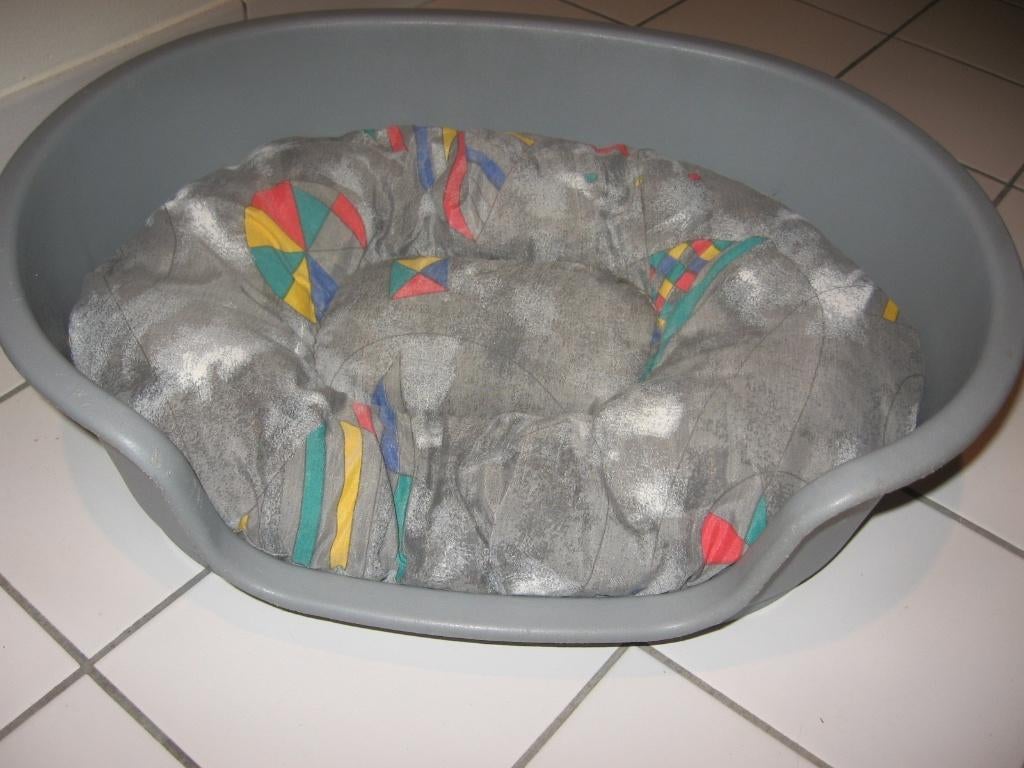 Panier pour chat avec coussin + accessoire pour griffes..., Animaux & Accessoires, Enlèvement ou Envoi, Comme neuf