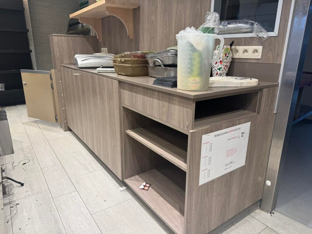 Slagerij koeltoonbanken en self-take in goede staat, Ophalen, Gebruikt, Complete inventaris