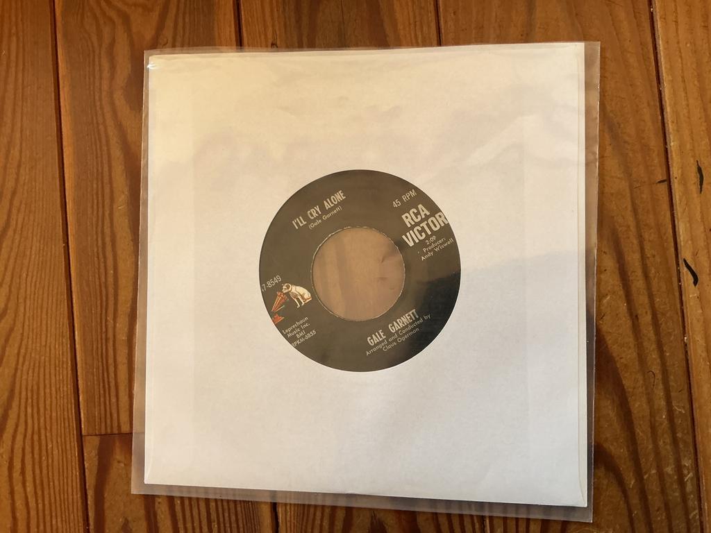 7 » Gale Garnett - Je vais pleurer seule, Enlèvement ou Envoi