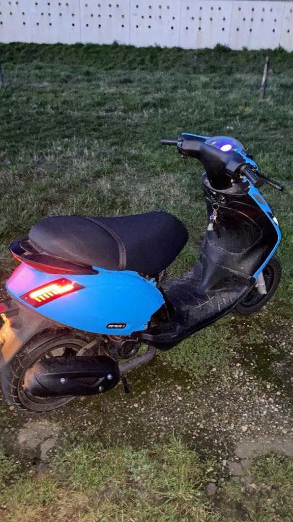 Zip 4t e5 iget 50cc, Motos, Enlèvement, Utilisé