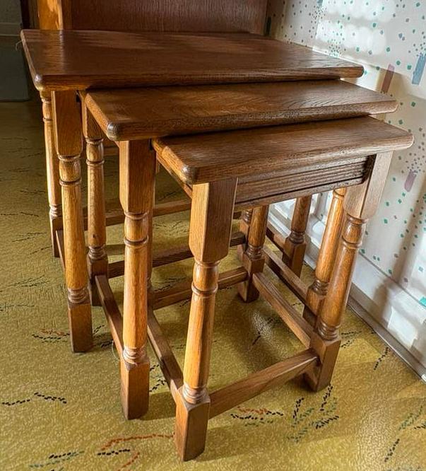 3 in elkaar passende bijzettafels, Ophalen, Gebruikt