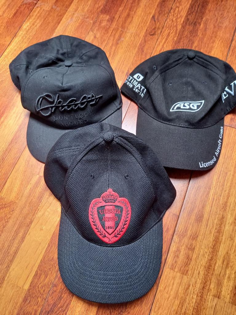 3 petten, Ophalen, Zo goed als nieuw, Pet