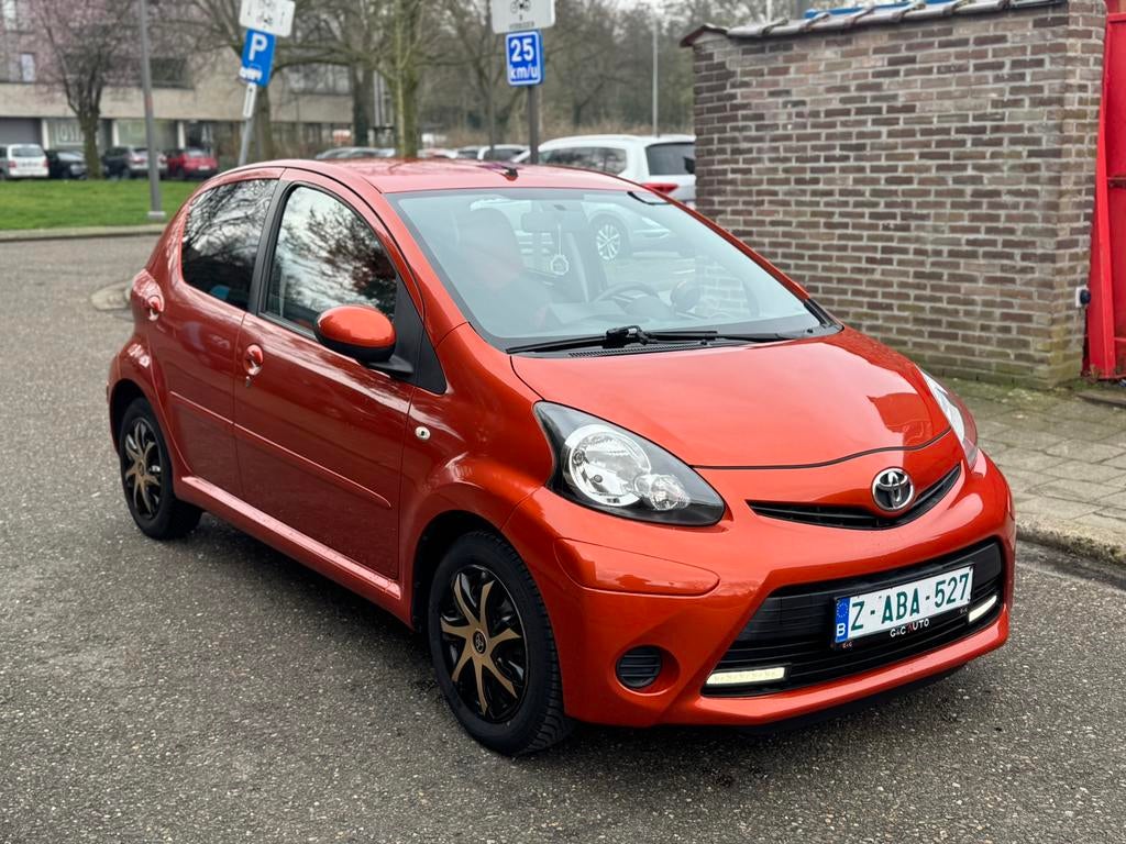 TOYOTA AYGO // AIRCO // BENZINE, Auto's, Toyota, Euro 5, Xenon verlichting, Overige kleuren, Bedrijf