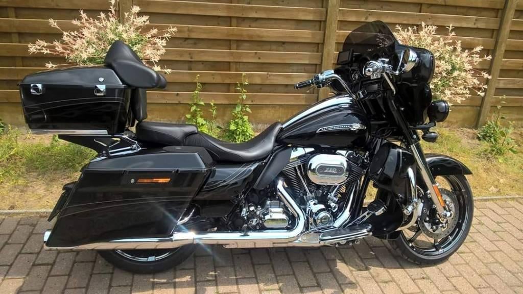 Harley Davidson CVO Street Glide, Poignées chauffantes, Chopper, 2 cylindres, Particulier