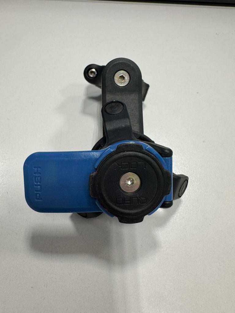 Quadlock motorfiets + case iphone 15 pro max, Ophalen, Zo goed als nieuw