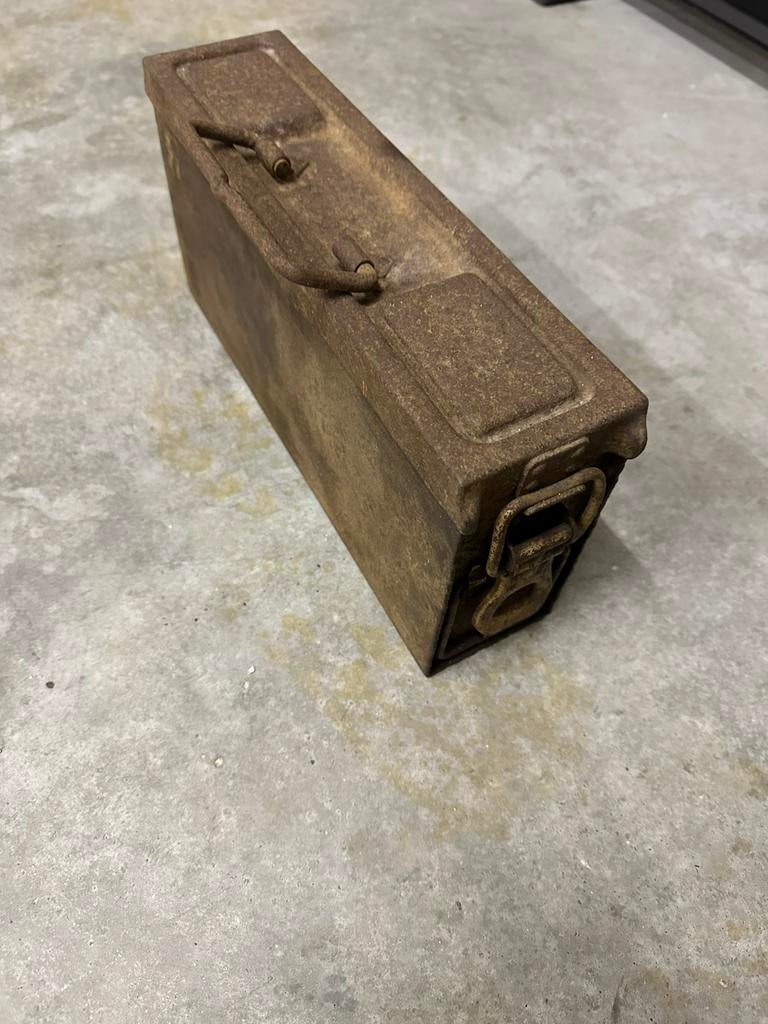 Duits tweede wereldoorlog mg munitiekist, Ophalen