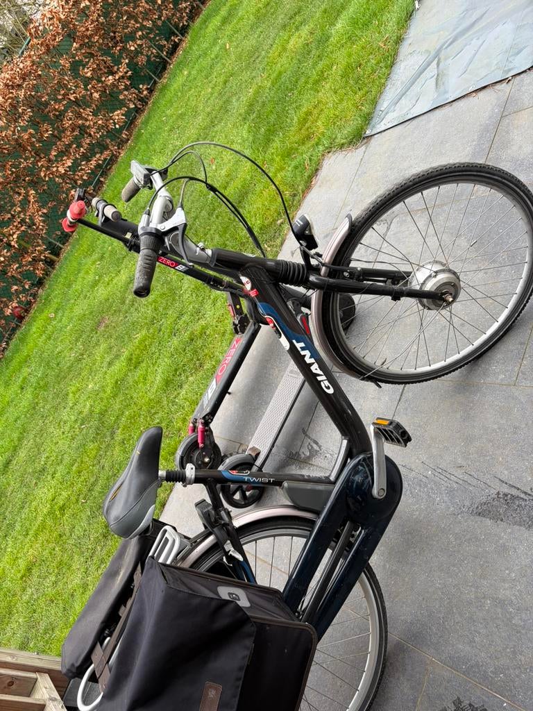 Elektrische fiets gaint, Fietsen en Brommers, Elektrische fietsen, Zo goed als nieuw, Ophalen