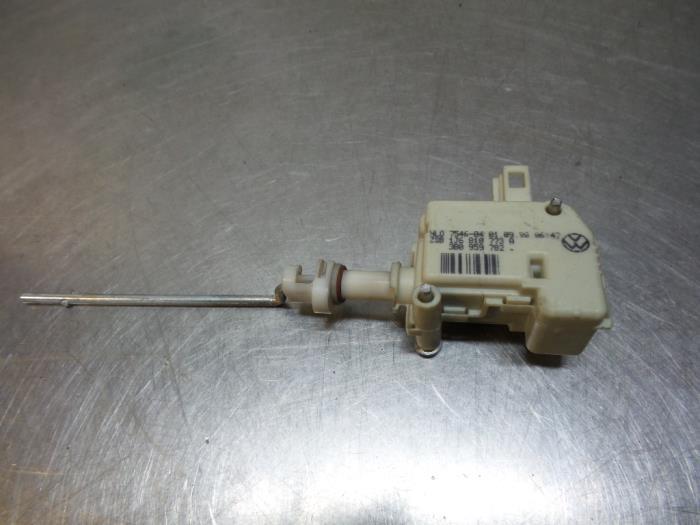 Motor Centrale Deurvergrendeling van een Volkswagen Golf (Go, Auto-onderdelen, Gebruikt, -, Volkswagen, -