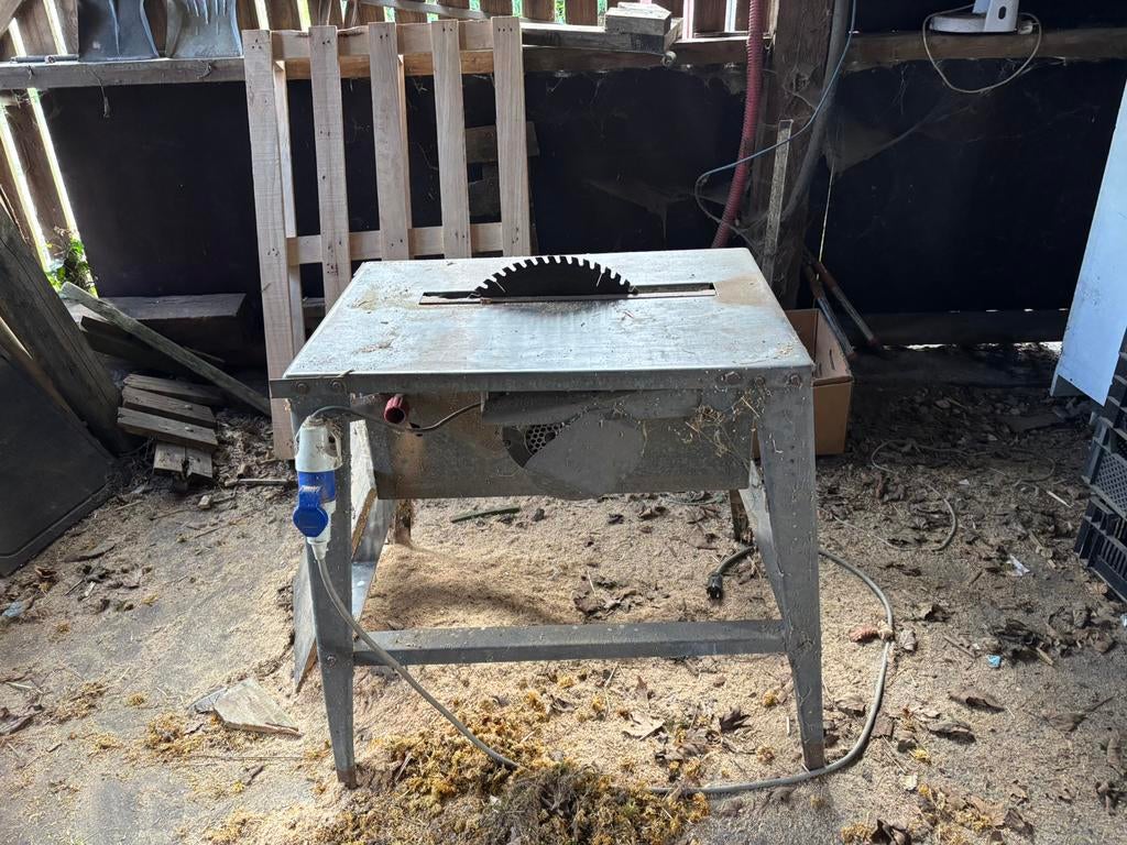 Zaagtafel, Enlèvement, Comme neuf