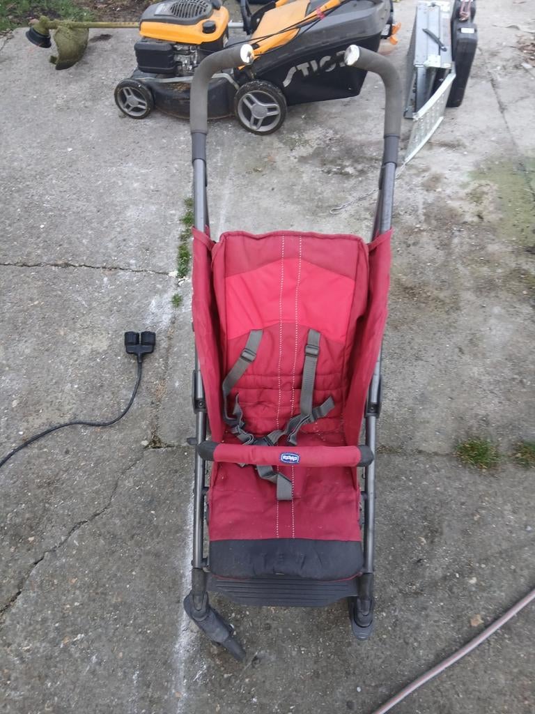 Poussette enfants chicco rouge, Kinderen en Baby's, Buggy's, Ophalen, Gebruikt, Overige merken