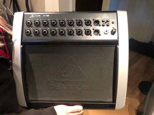 TABLE DE MIXAGE NUMÉRIQUE BEHRINGER XR18, Enlèvement, Utilisé, Entrée micro