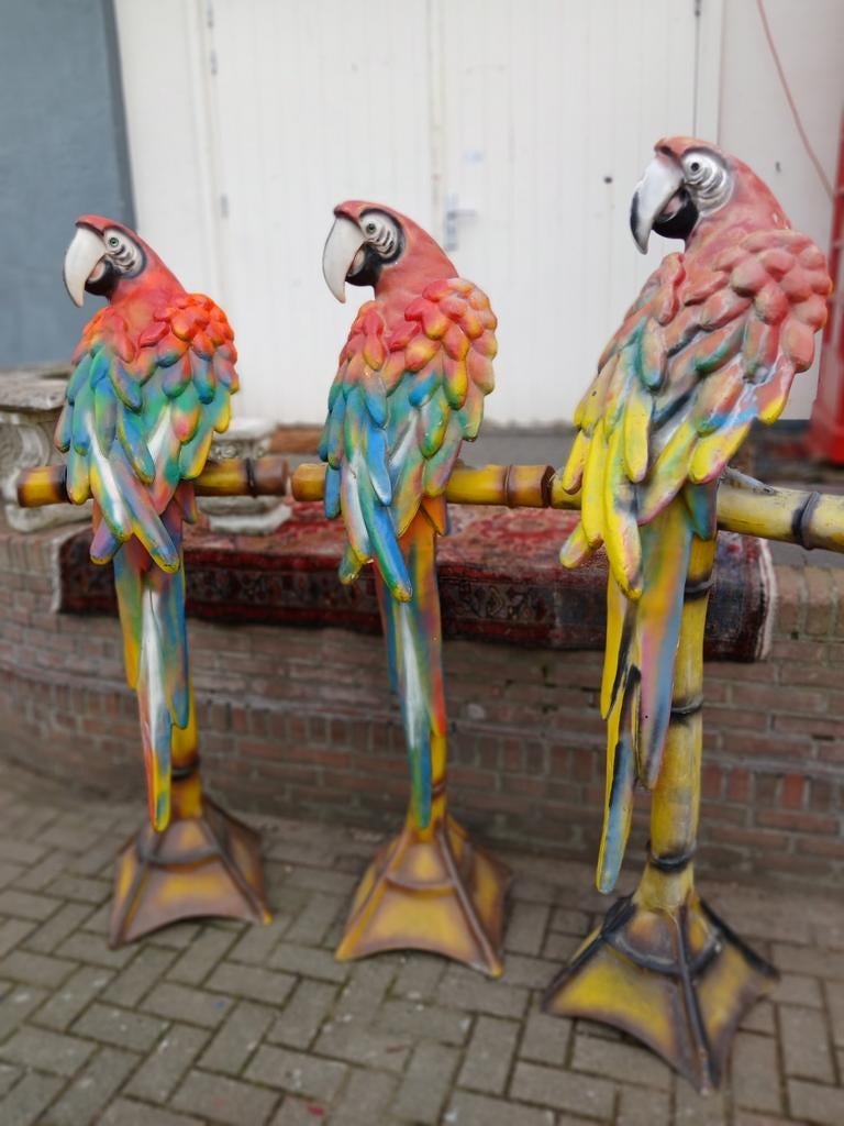 Papagaaien, ara's kunstof beelden., Antiek en Kunst, Ophalen